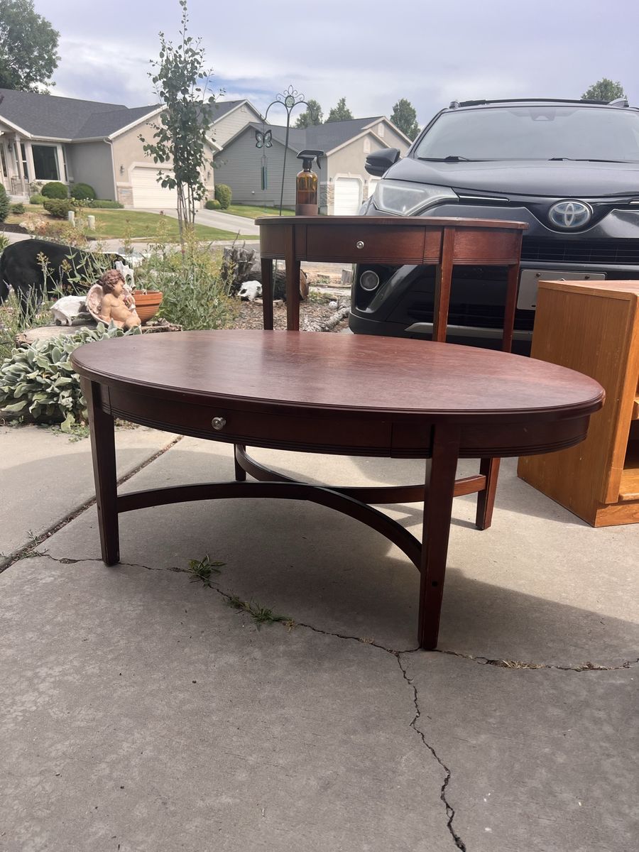 Classic Oval Wooden Coffee Table with Drawer - Elegant Living Room Furniture