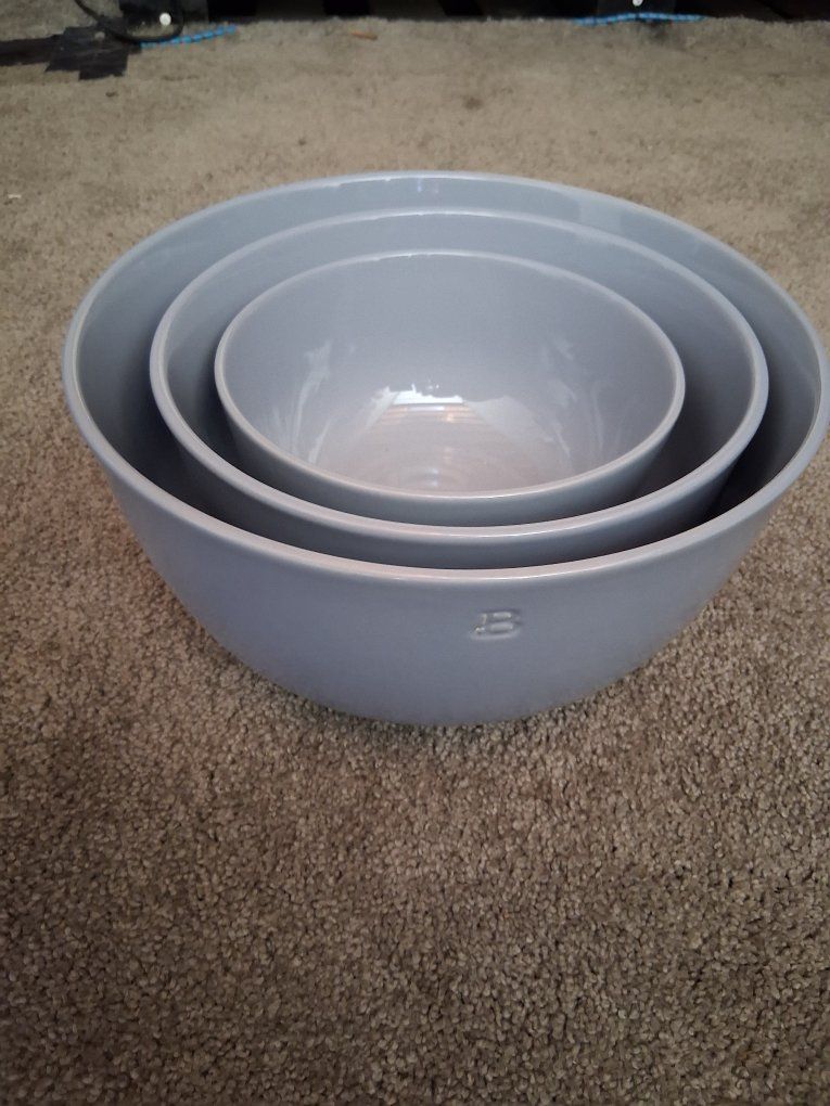 Beautiful 3 Piece Bowl Set New!