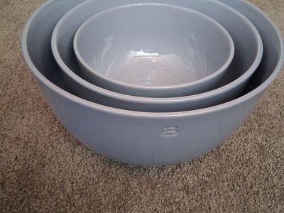 Beautiful 3 Piece Bowl Set New!