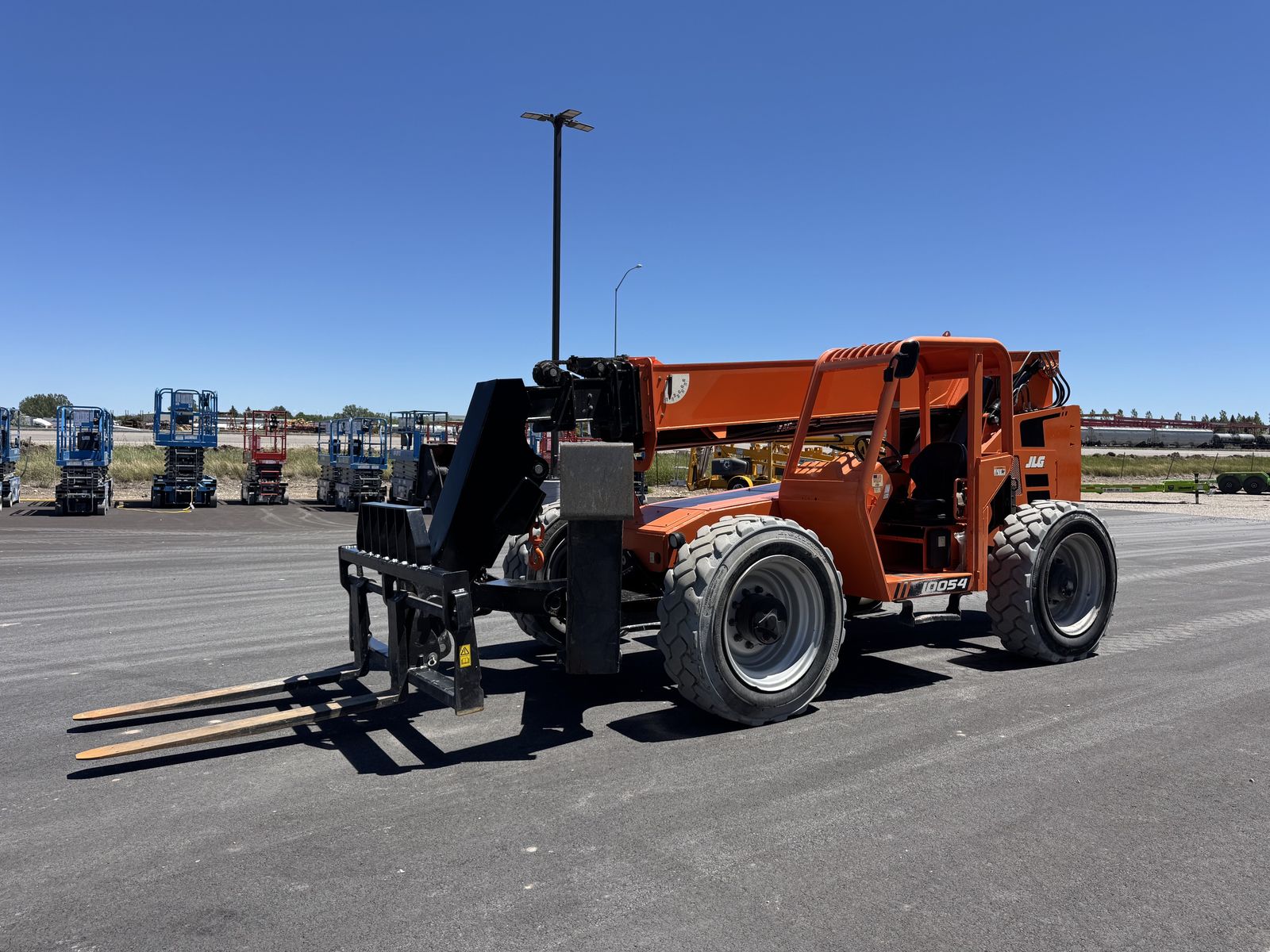 2018 SKY TRAK 10054 TELEHANDLER