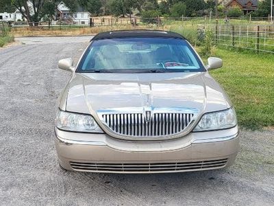 2005 Lincoln Town Car Signature