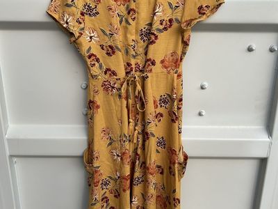 Cotton Candy LA Yellow Floral V-Neck Midi Dress Size M Pockets