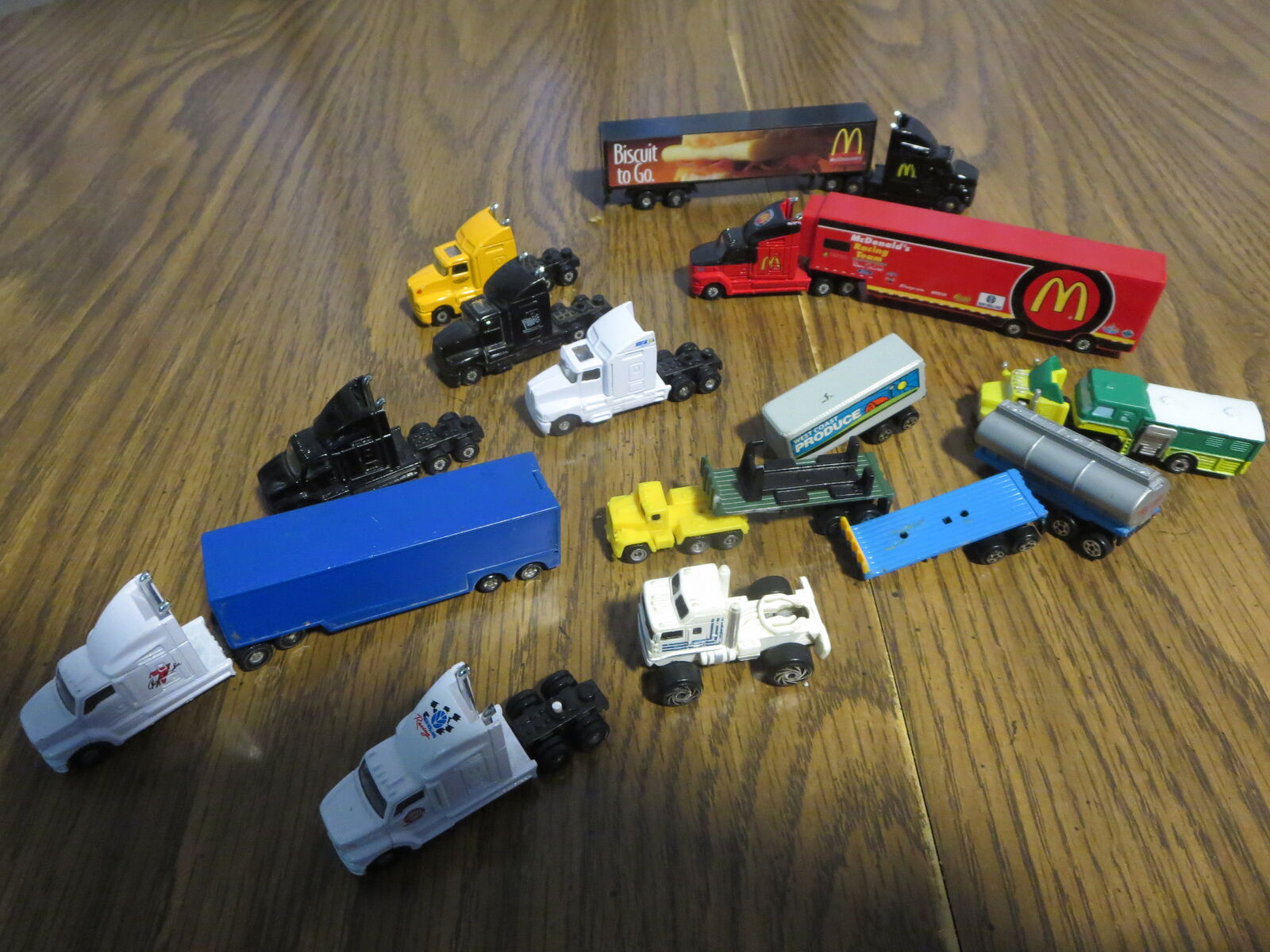 Vintage DieCast Tractor Trailer Semi Truck Road Champ Micro Lot Of 16