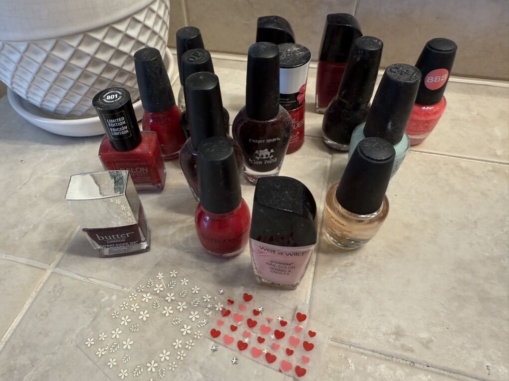 16 Bottles Of Nail Polish All $20