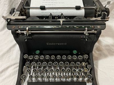 1941 Underwood Model S Vintage Typewriter – Working