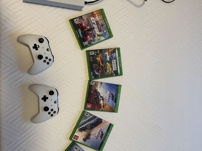 X box one s PLUS 5 games