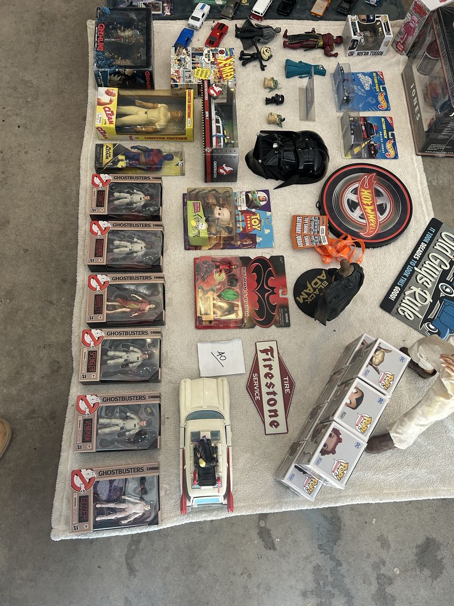 Toys! (Hot wheels, Muscle Machines,Collectibles)