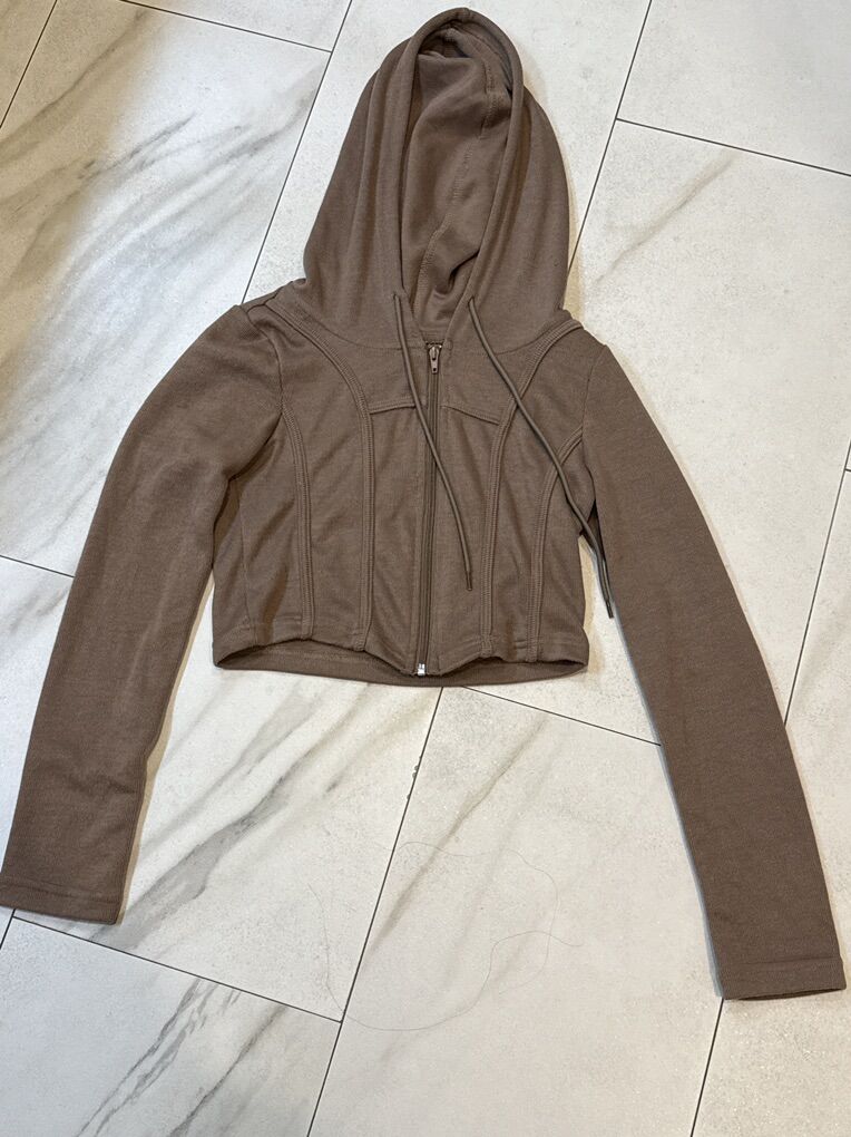 Size Medium Cropped Sweater Style Hoodie