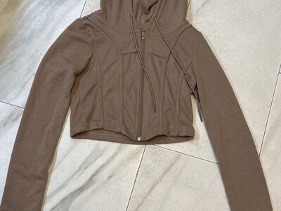 Size Medium Cropped Sweater Style Hoodie