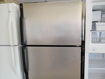 Clean 17 cf Refrigerator~Works Great~90 Day Guarantee