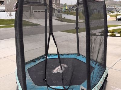 Kids 7 foot trampoline