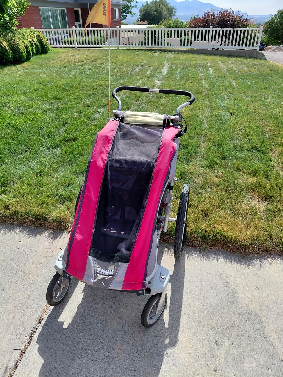 Thule Chariot Cougar: Child Stroller or convertible to Bike Trailer