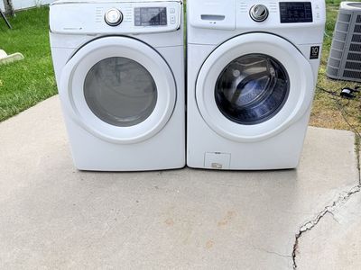 Samsung Front Load Washer and Dryer Set White