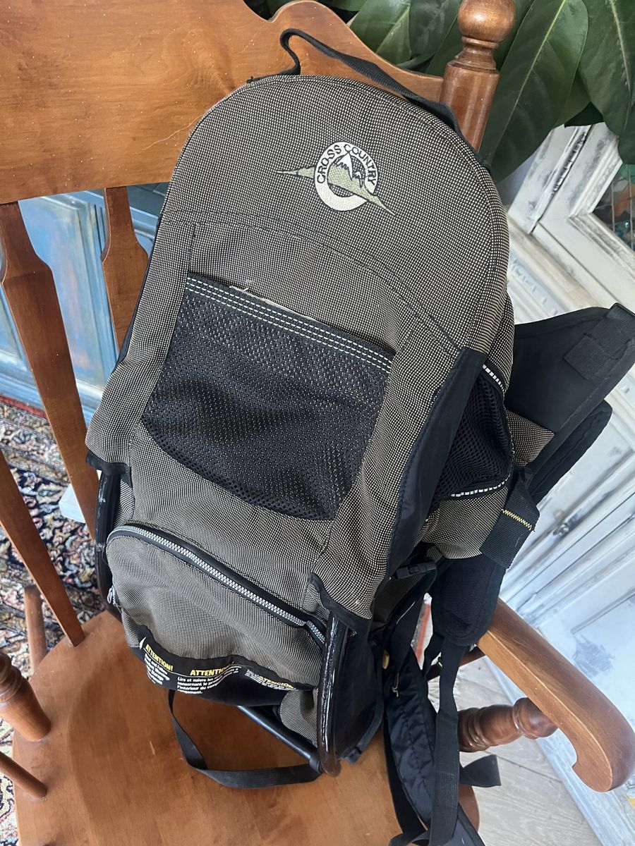 Snugli Cross-country hiking baby carrier