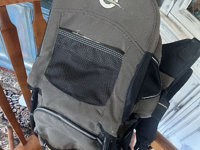 Snugli Cross-country hiking baby carrier