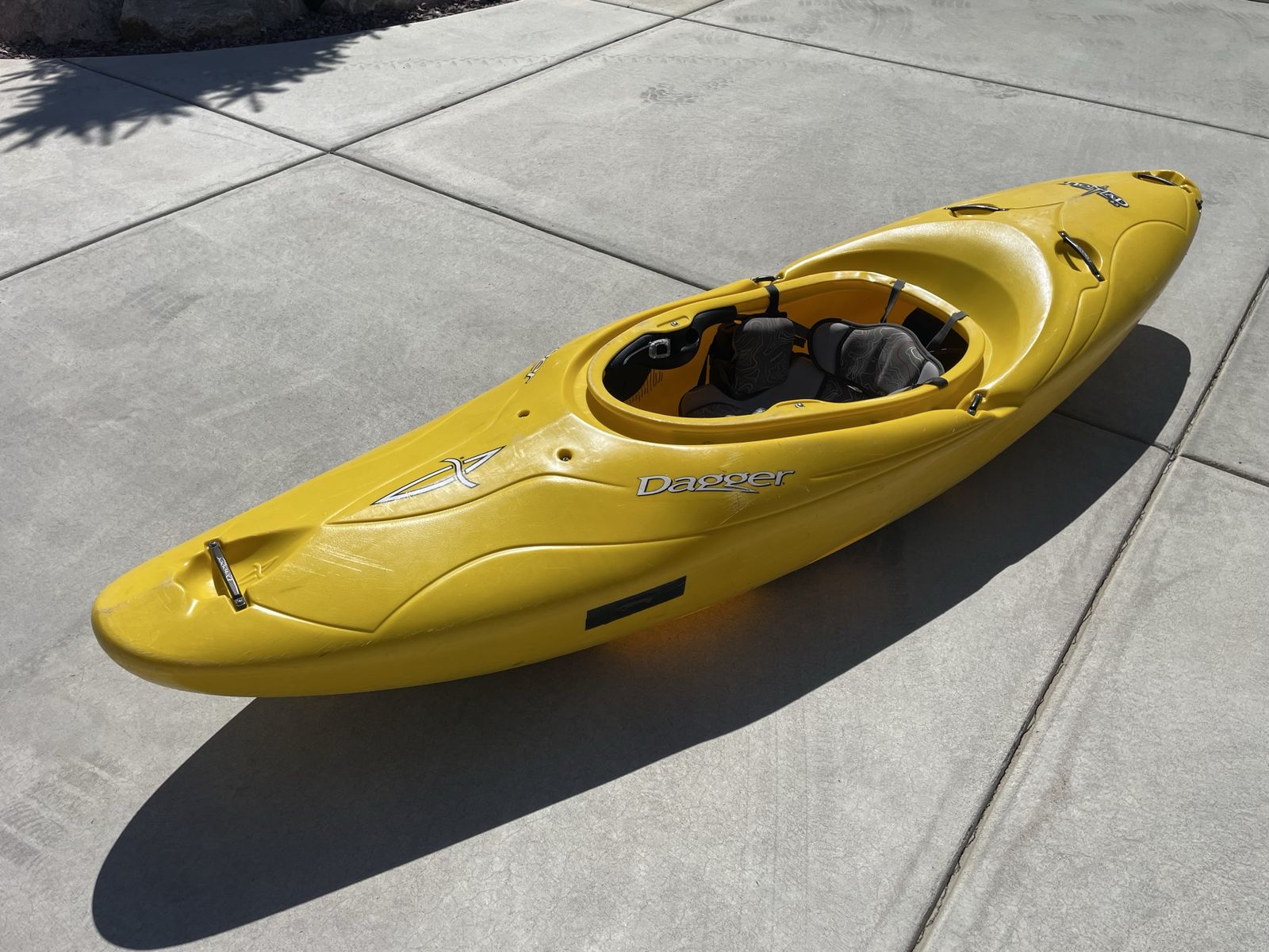 Dagger Nomad 8.5 Whitewater Kayak
