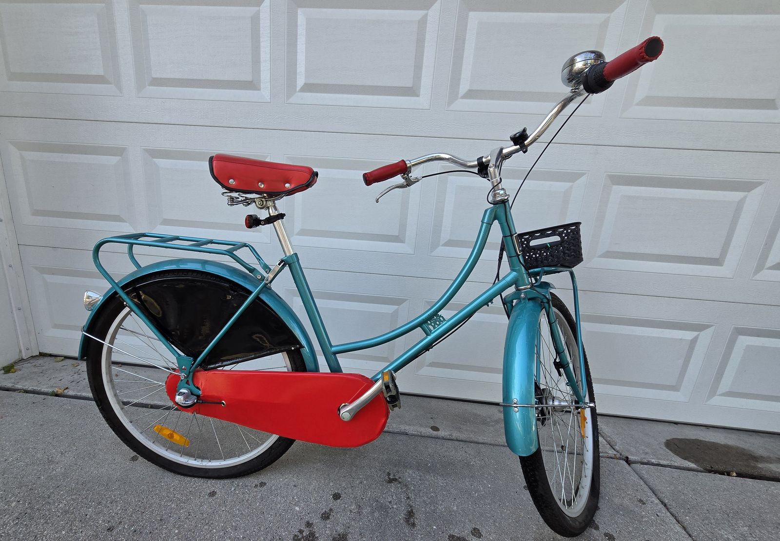Vintage Style Step-Through City Bicycle Teal and Red