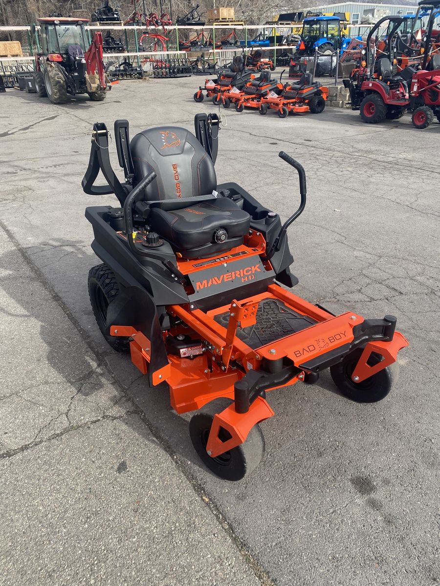 BAD BOY MAVERICK HD 42 W/KAWASAKI MOWER