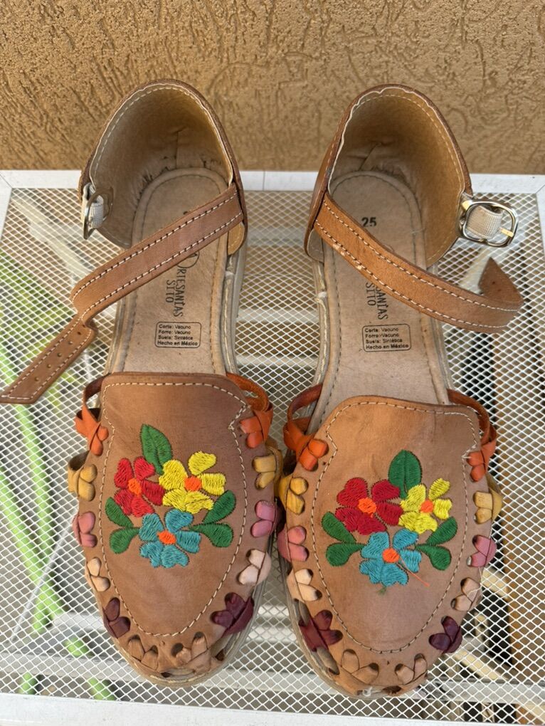 Beatuful Handmade Huraches Made In Mexico