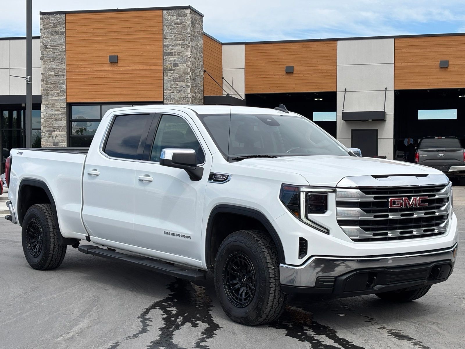 2023 GMC 1500 SLE