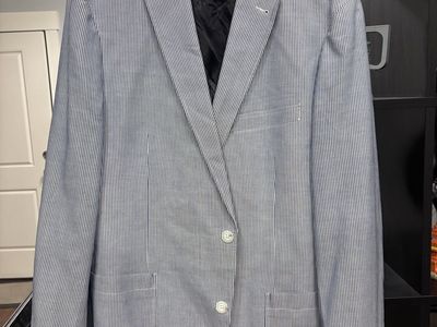 Men’s suit jacket Blue white pin stripe large
