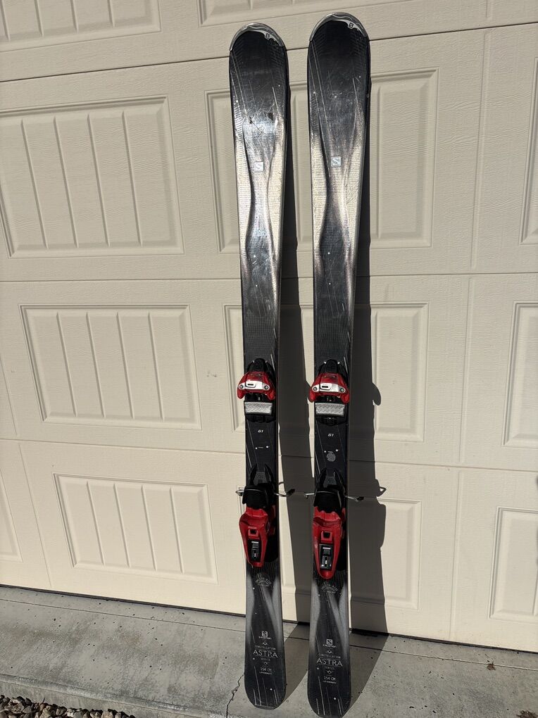 Salomon Contellation Astra Skis  154 CM