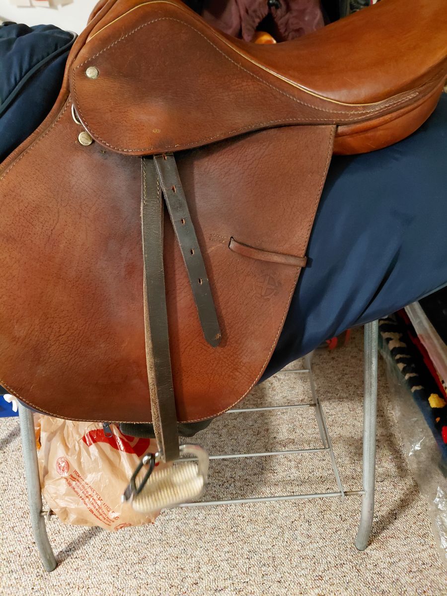 English Saddle by Courbette Saddlery, 14", KIDS