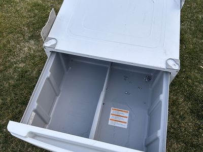 27” LG washer/dryer pedestal