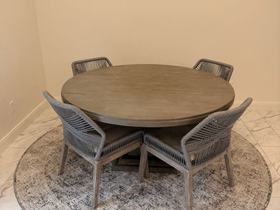 Round Wood Dining Table & 4 Rope Back Chairs - Modern Farmhouse Style Dining Set