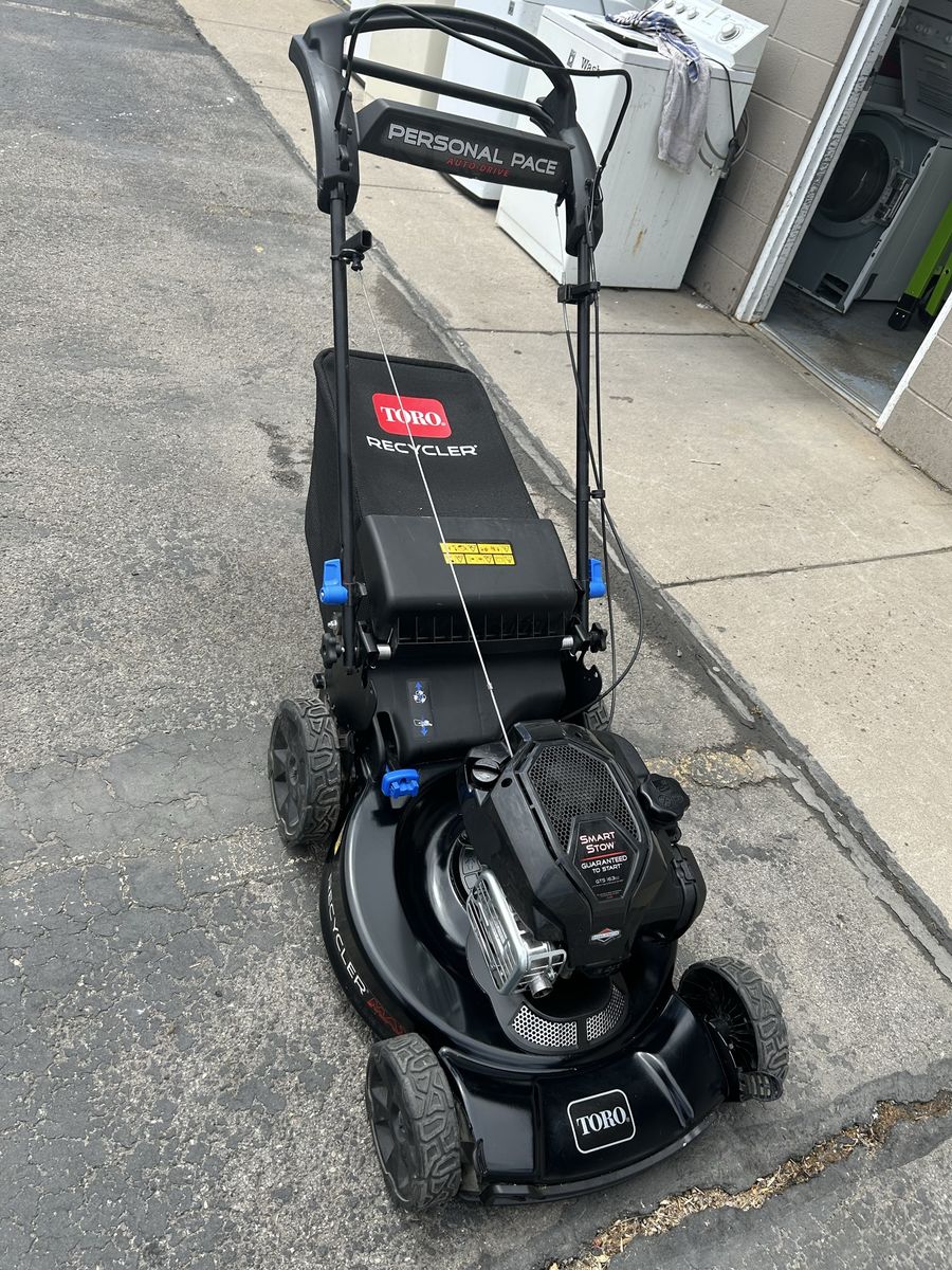 Toro personal pace self propelled mower 21”