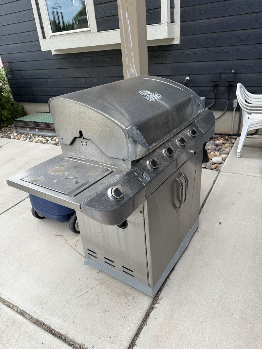 Stainless Steel 4-Burner Gas Grill with Side Burnerl