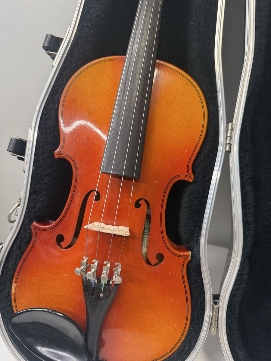 Main image 3