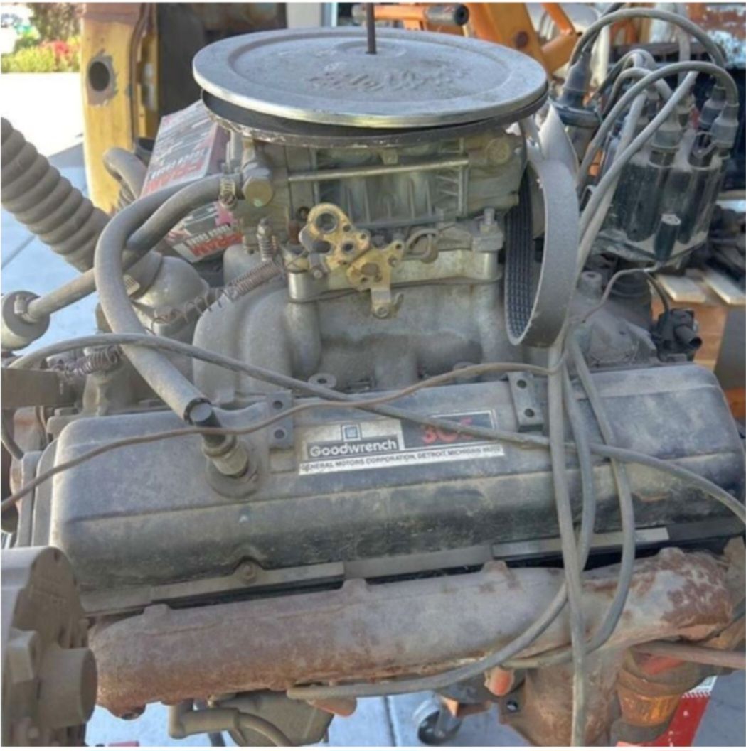 305 Chevy engine