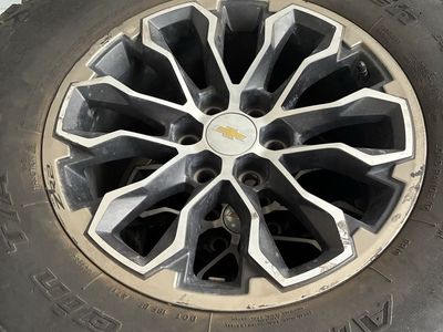 Colorado ZR2 Wheels and Tires (6x120, 285/75r17) Set of 5