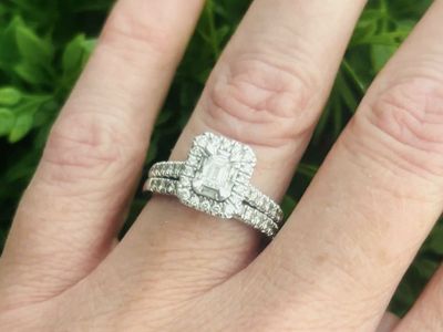 Stunning 0.95 CT. T.W. Baguette Cut Halo Diamond Ring in 14K Gold Wedding Ring Set