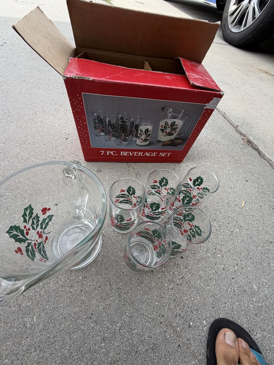 7-Piece Christmas Holly Glass Beverage Set with Pitcher and 6 Glasses