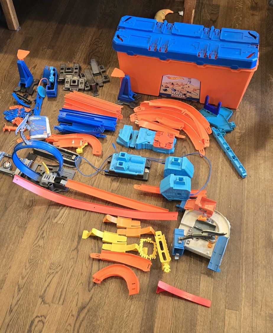 Hot Wheels track builder system