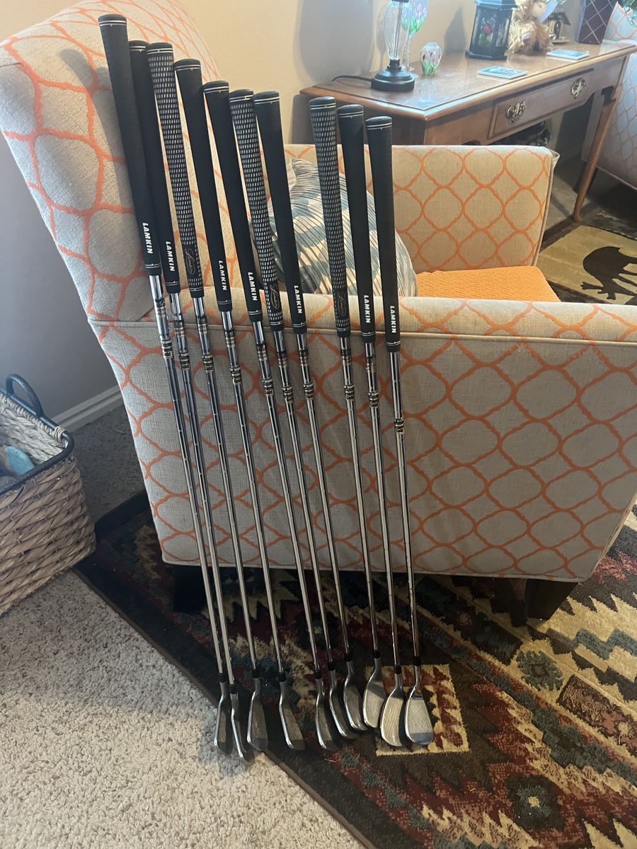 Titleist DCI 962 Irons.