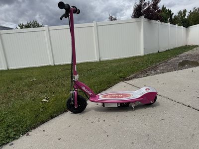 Electric E100 Razor Scooter