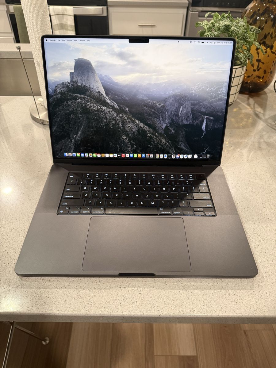 MacBook Pro 16” M4 Pro 48GB RAM 2TB SSD