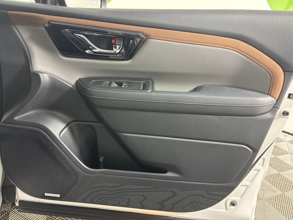 Main image 33
