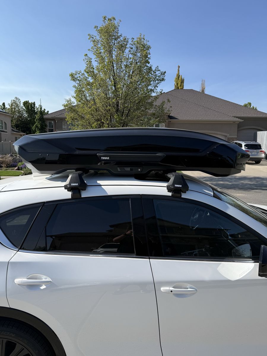 Thule Motion XT XL Rooftop Cargo Carrier Box - Gloss Black, 18 cu ft Capacity