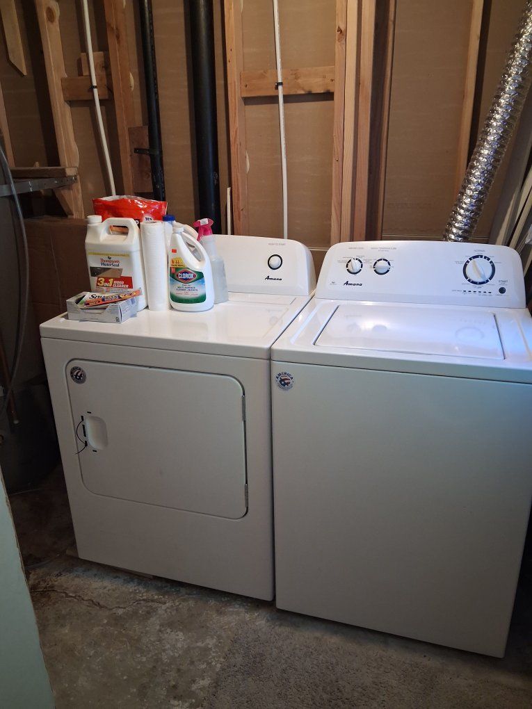 Amana White Top Load Washer & Electric Dryer Set - Excellent Condition
