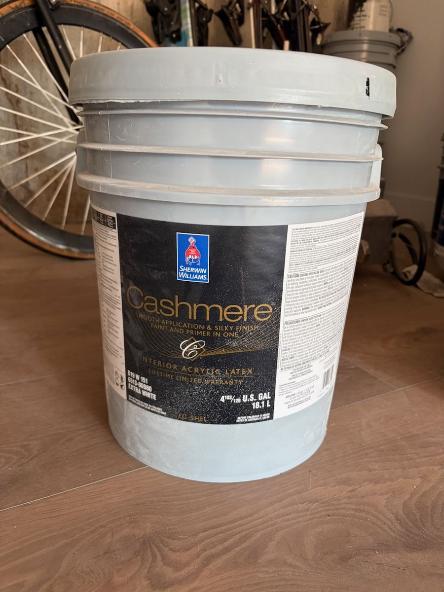 Sherwin-Williams 5 Gallon Cashmere Interior Acrylic Latex Paint 7004 Snowbound White