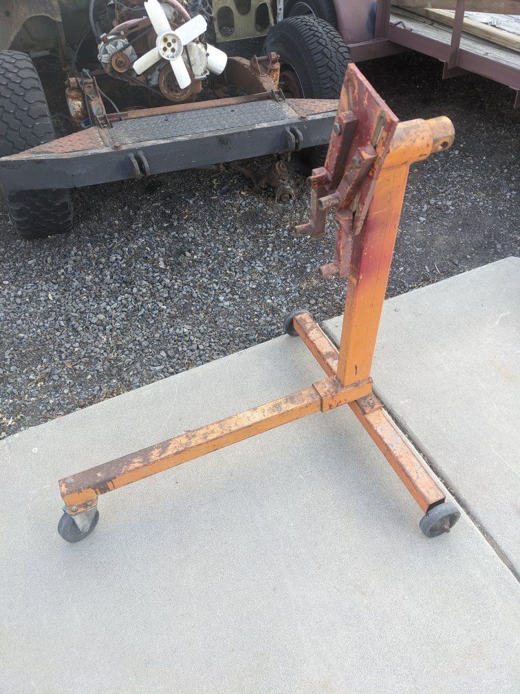 Heavy-Duty Engine Stand 750 LBS Capacity, Made in Taiwan R.O.C. for Auto Repair & Maintenance