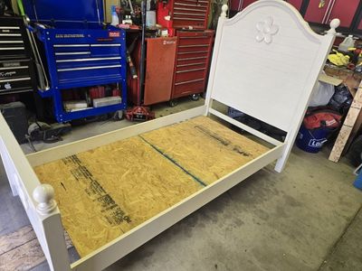 Girls twin bed