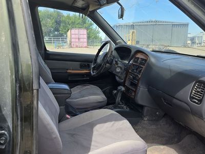 1997 Nissan Pathfinder LE