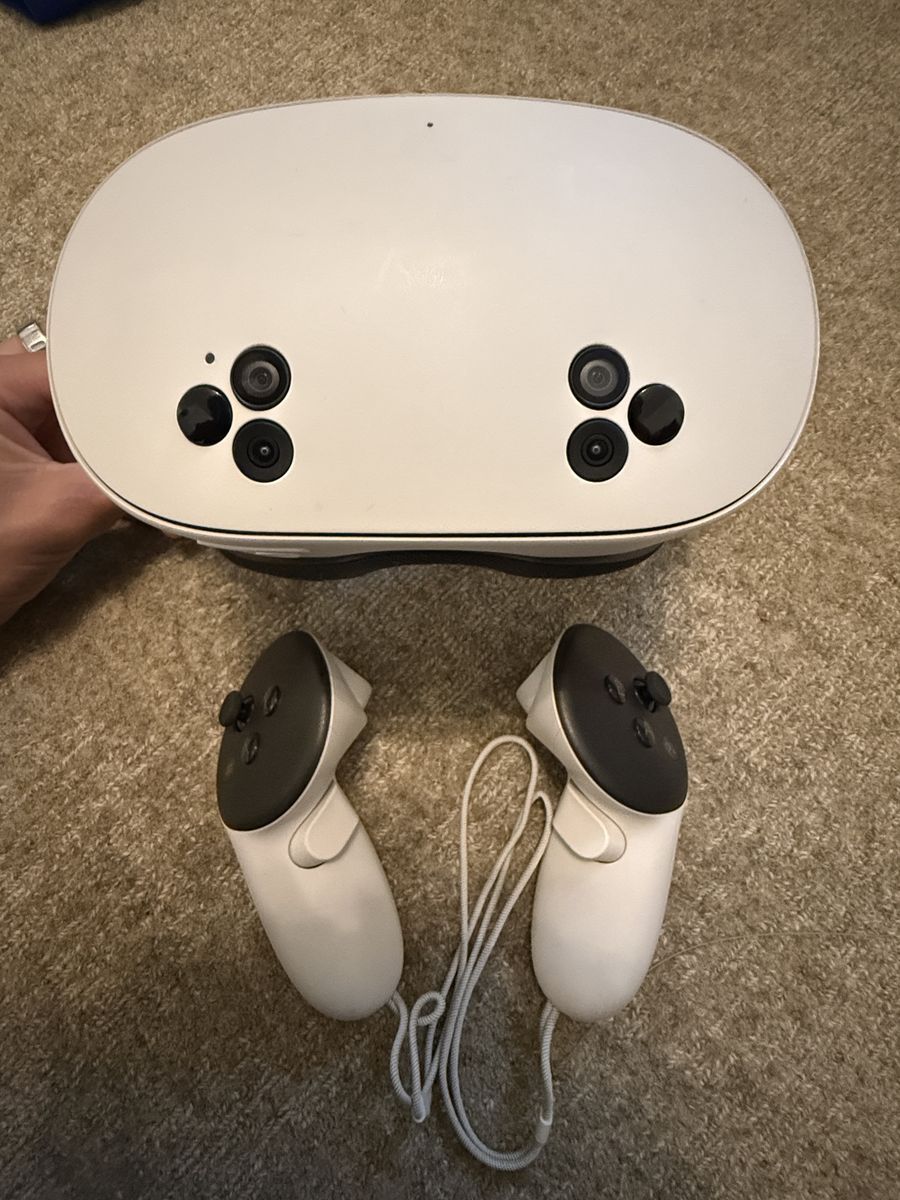 Meta Quest 3s VR Headset