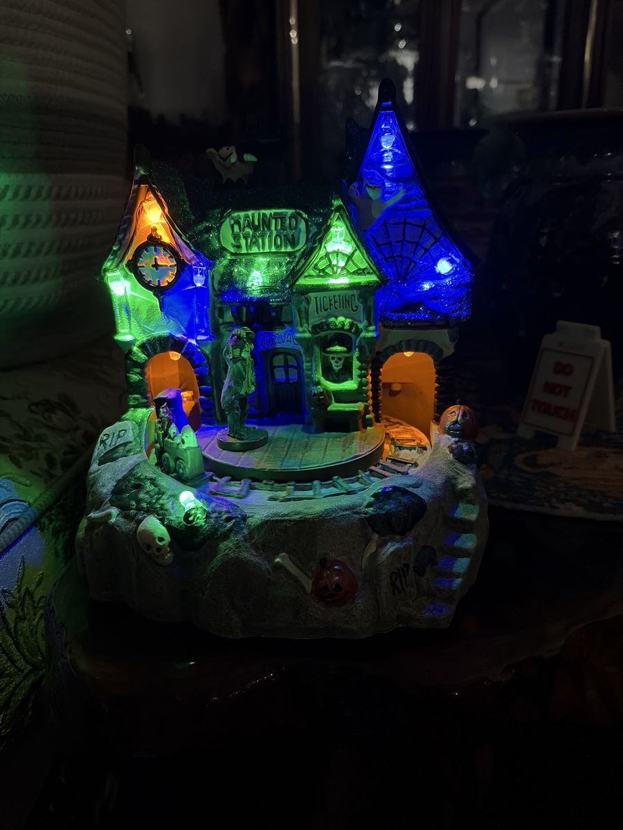 Main image 4