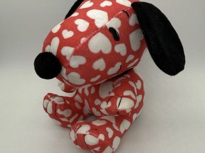 Hallmark Peanuts Snoopy HEARTS 6" Valentine plush Red & White